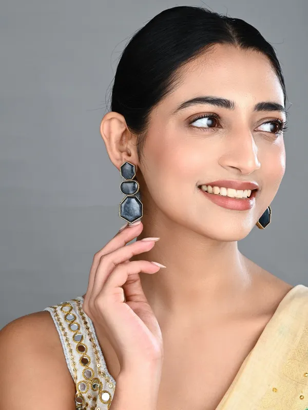 Geometric_Statement_Drop_Earrings