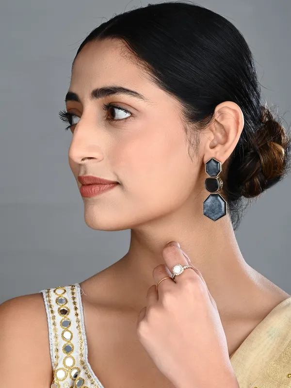 Geometric_Statement_Drop_Earrings