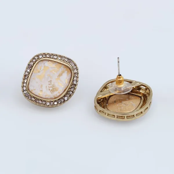 Heritage-Inspired_Stone_Stud_Earrings