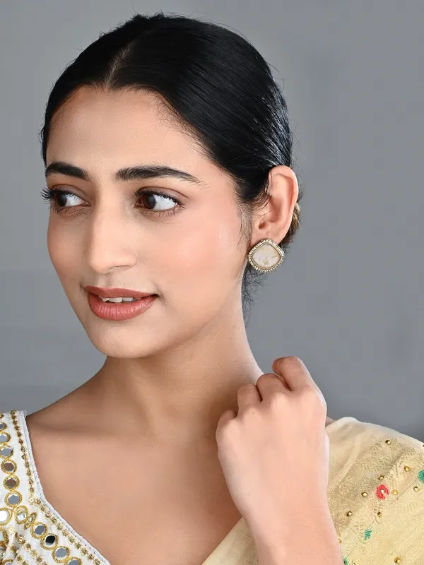 Heritage-Inspired_Stone_Stud_Earrings