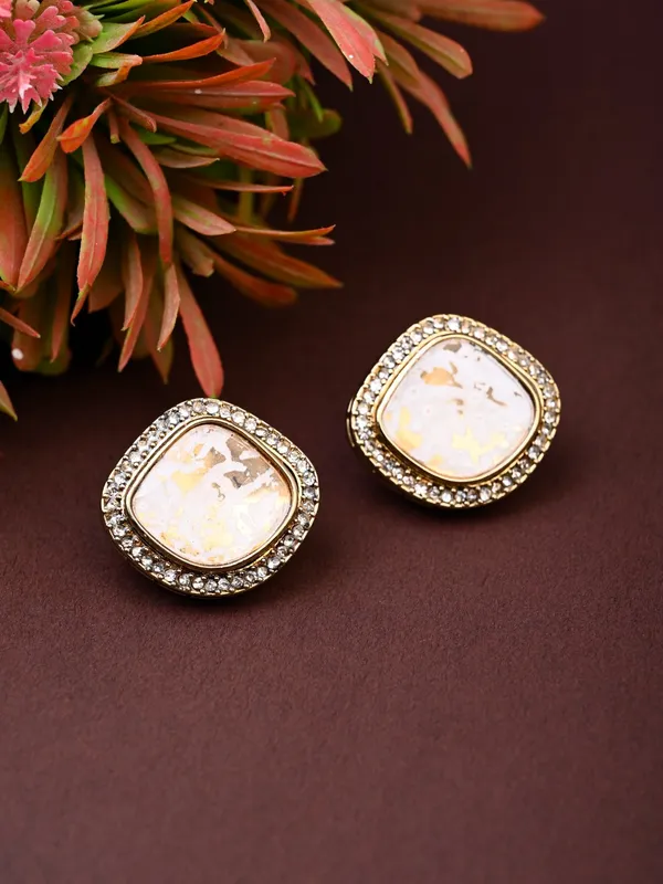 Heritage-Inspired_Stone_Stud_Earrings