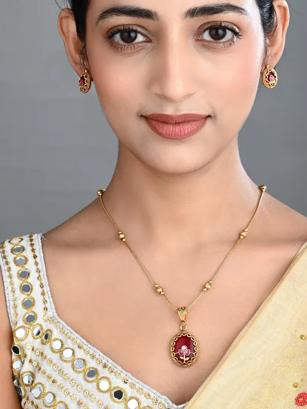 Floral_Kundan_Pendant_Necklace_&_Stud_Earrings_Set