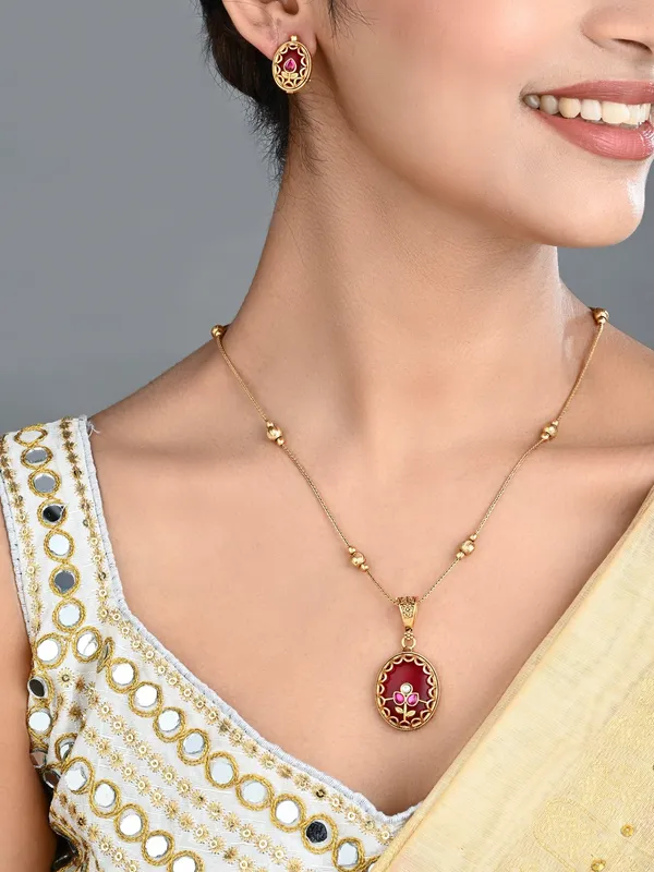Floral_Kundan_Pendant_Necklace_&_Stud_Earrings_Set