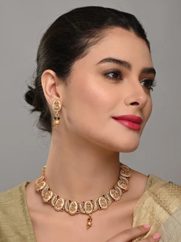 Temple_Style_Necklace_Set_with_Lakshmi_on_Mother_of_Pearl