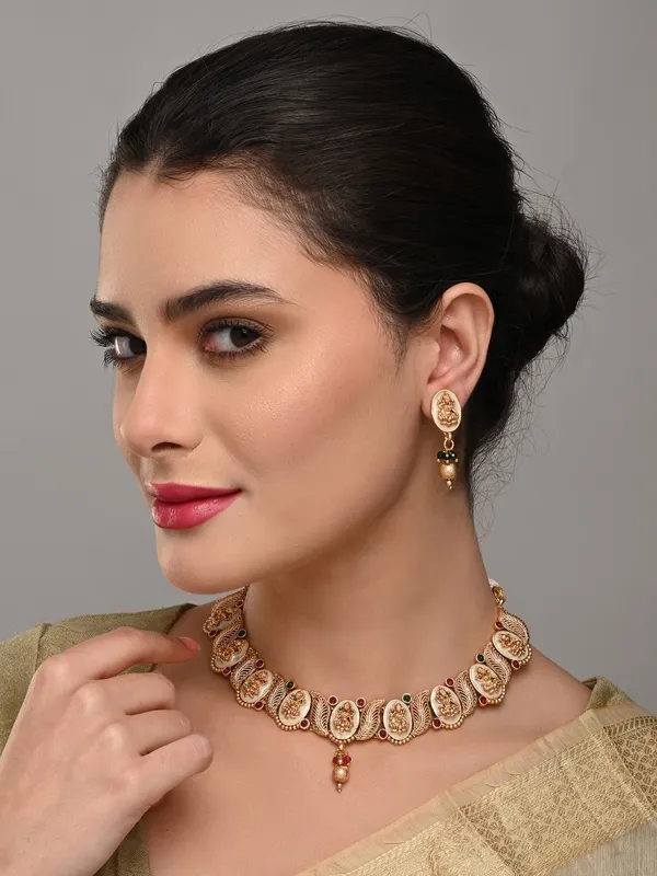 Temple_Style_Necklace_Set_with_Lakshmi_on_Mother_of_Pearl