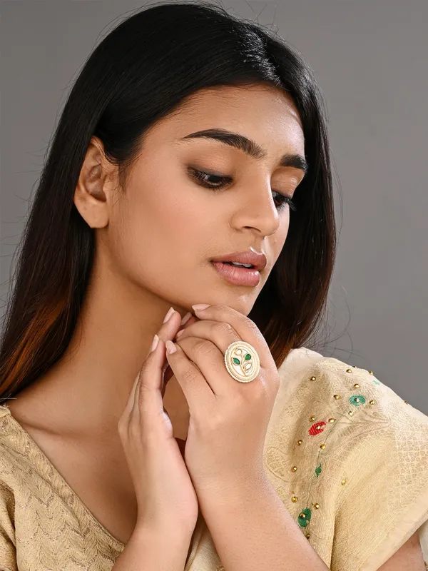 Oval_Mother_of_Pearl_Leaf_Motif_Brass_Ring
