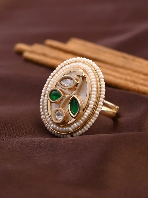 Oval_Mother_of_Pearl_Leaf_Motif_Brass_Ring