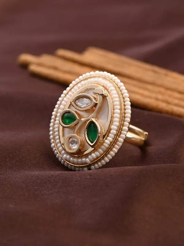 Oval_Mother_of_Pearl_Leaf_Motif_Brass_Ring