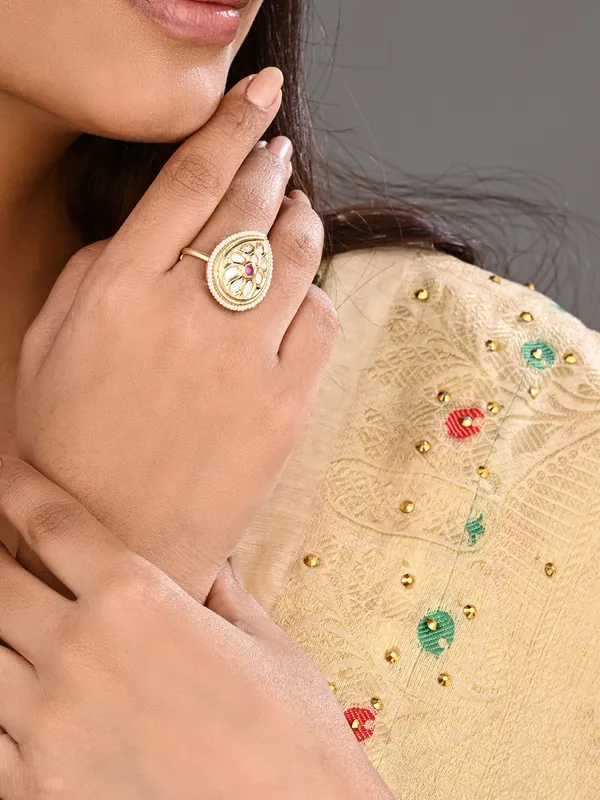 Teardrop_Kundan_Floral_Pearl_Brass_Ring