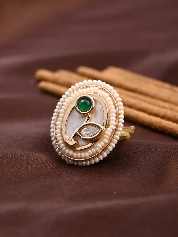 Oval_Mother_of_Pearl_Vine_Brass_Ring