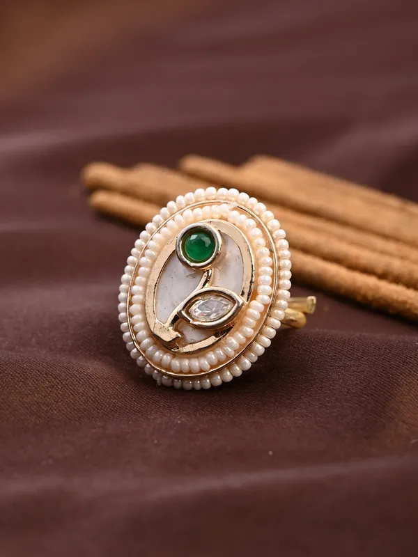Oval_Mother_of_Pearl_Vine_Brass_Ring