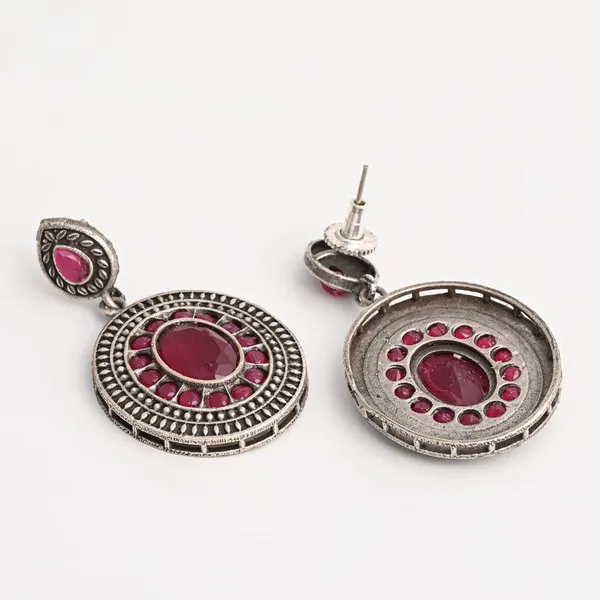 Elegant_Oval_Drop_Earrings