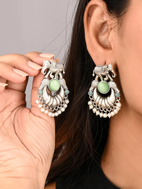 Oxidised_Silver_Elephant_Motif_Earrings_with_Mint_Stone