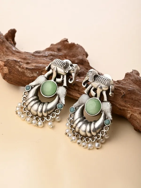 Oxidised_Silver_Elephant_Motif_Earrings_with_Mint_Stone
