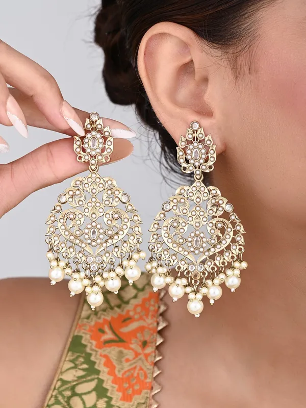 Pan_shaped_Contemporary_Chandbali