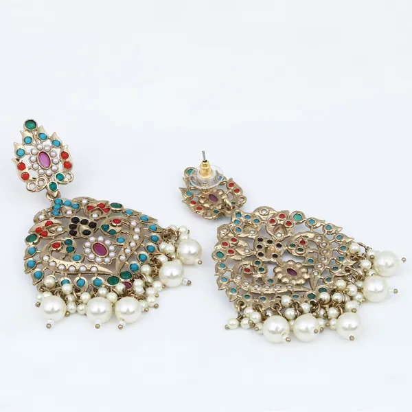 Pan_shaped_Contemporary_Chandbali
