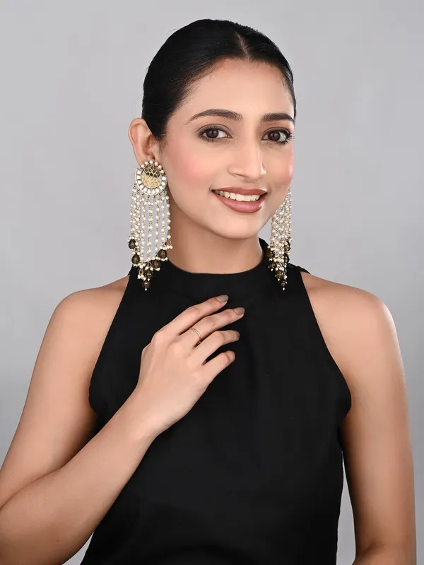 Elegant_Pearl_&_Bead_Chandelier_Earrings