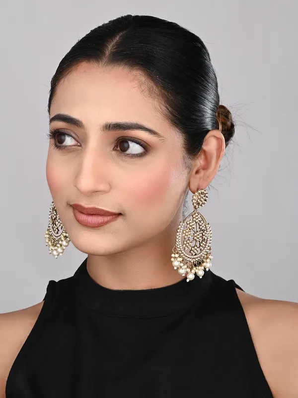 Gold-Plated_Floral_Motif_Earrings