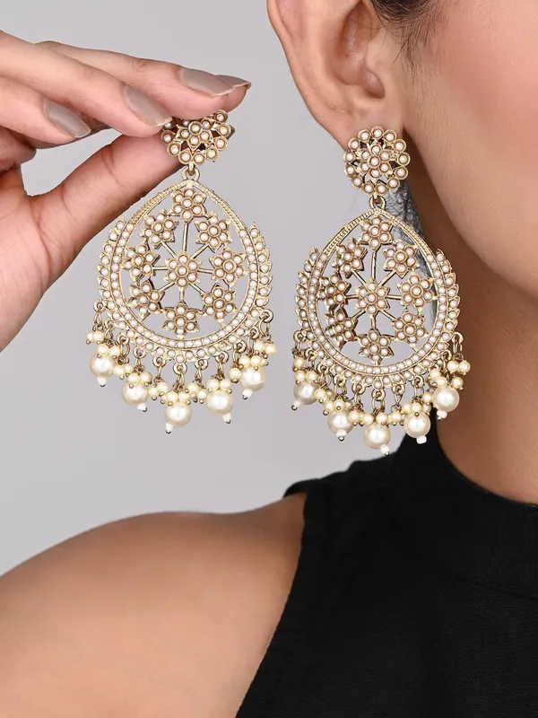 Gold-Plated_Floral_Motif_Earrings