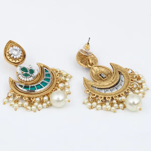 Gold-Plated_Crescent_Chandbalis