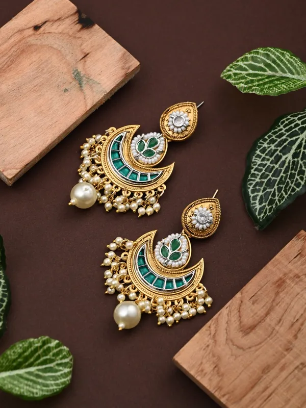 Gold-Plated_Crescent_Chandbalis