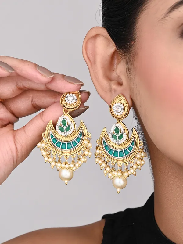 Gold-Plated_Crescent_Chandbalis