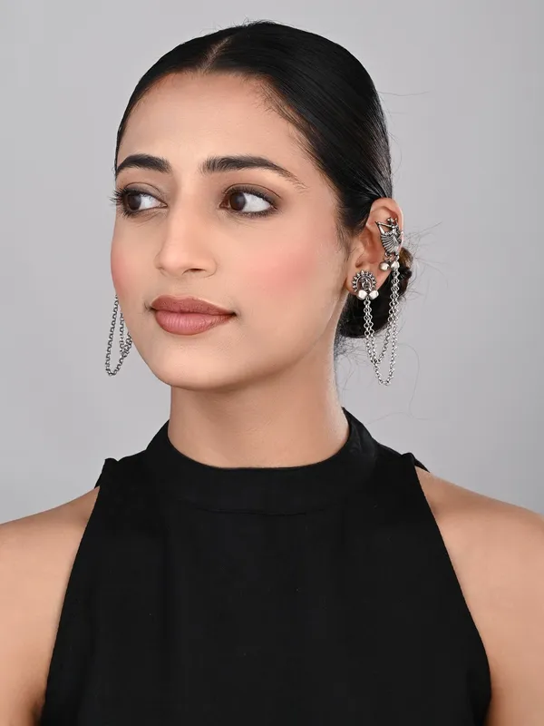 Oxidised_Silver_Dancing_girl_Ear_Cuff_with_Chains