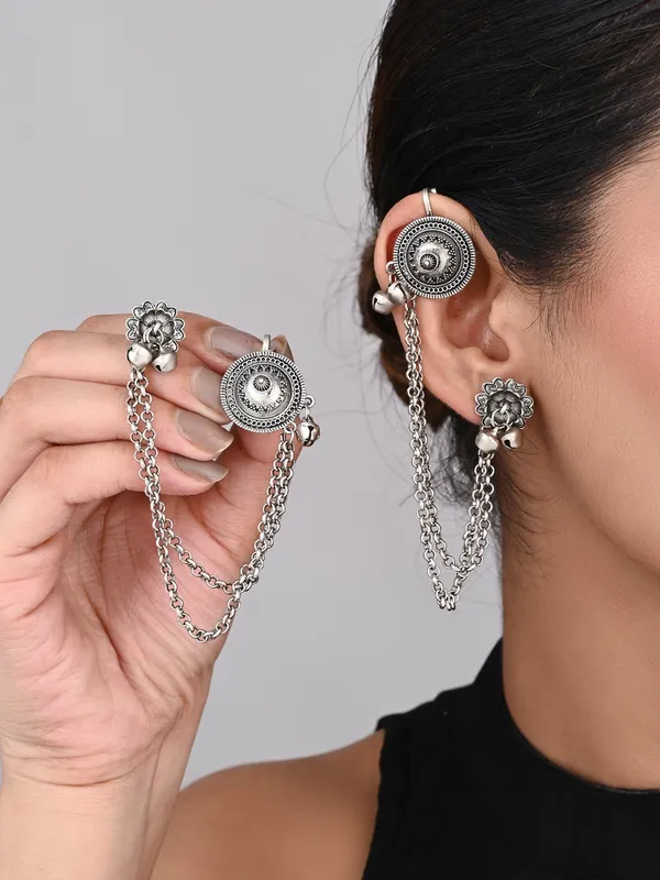 Oxidised_SilverCircular_Ear_cuff_with_Chains