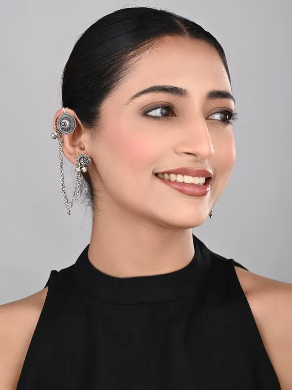 Oxidised_Silvercircular_Ear_Cuff_With_Chains