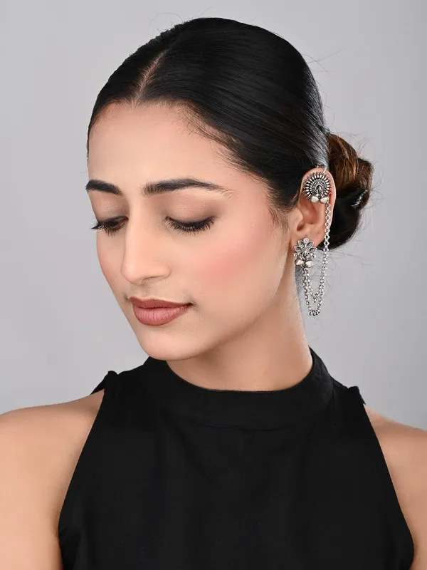 Oxidised_Silver_Ear_cuff_with_Chains