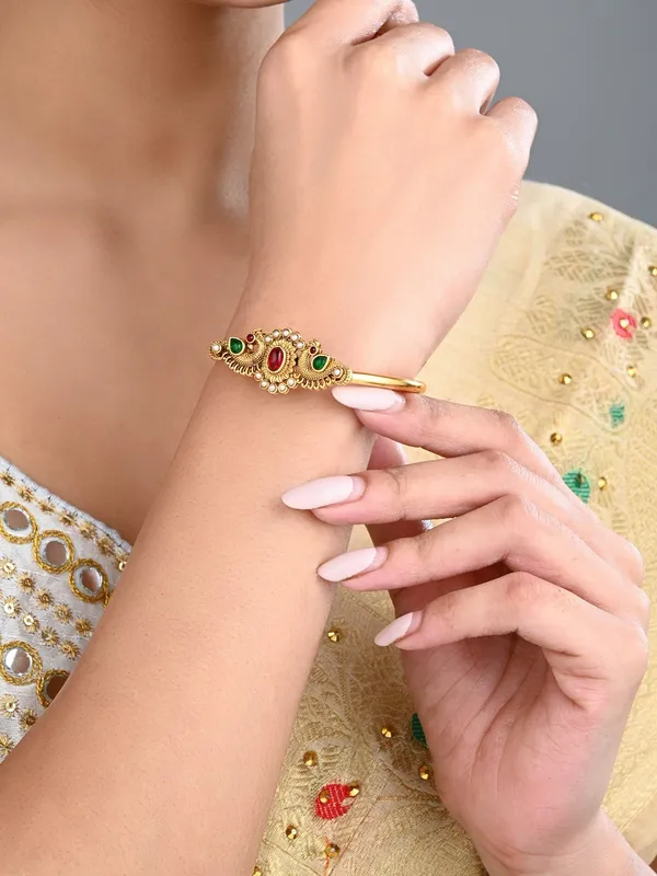Antique_Gold_Kundan_Adjustable_Bracelet