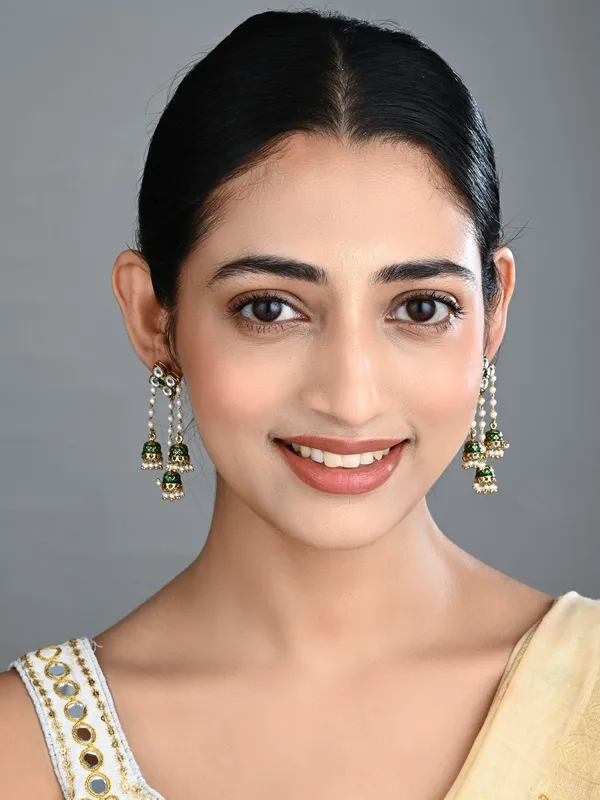 Kundan_Pearl_Tassel_Statement_Earrings