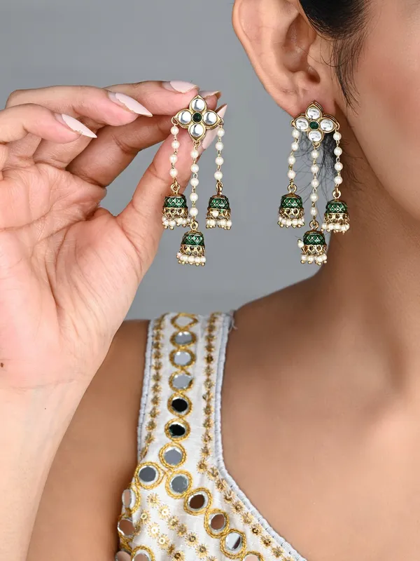 Kundan_Pearl_Tassel_Statement_Earrings