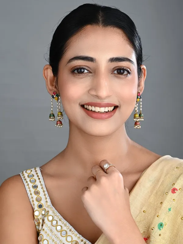 Kundan_Pearl_Tassel_Statement_Earrings
