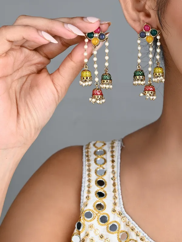 Kundan_Pearl_Tassel_Statement_Earrings
