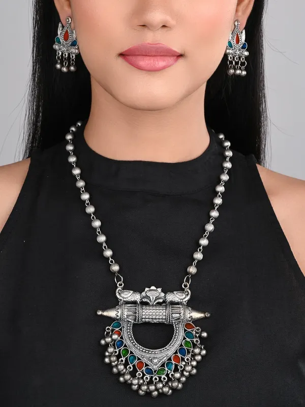 Silver_Oxydised_Finish_Necklace_Set_With_Colourful_Meenakari