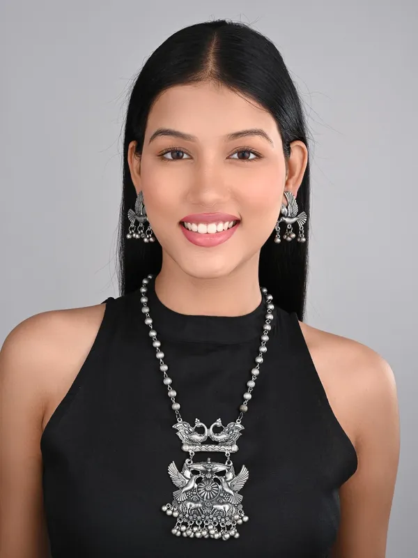 Silver_Oxydised_finish_necklace_set_with_colourful_Meenakari