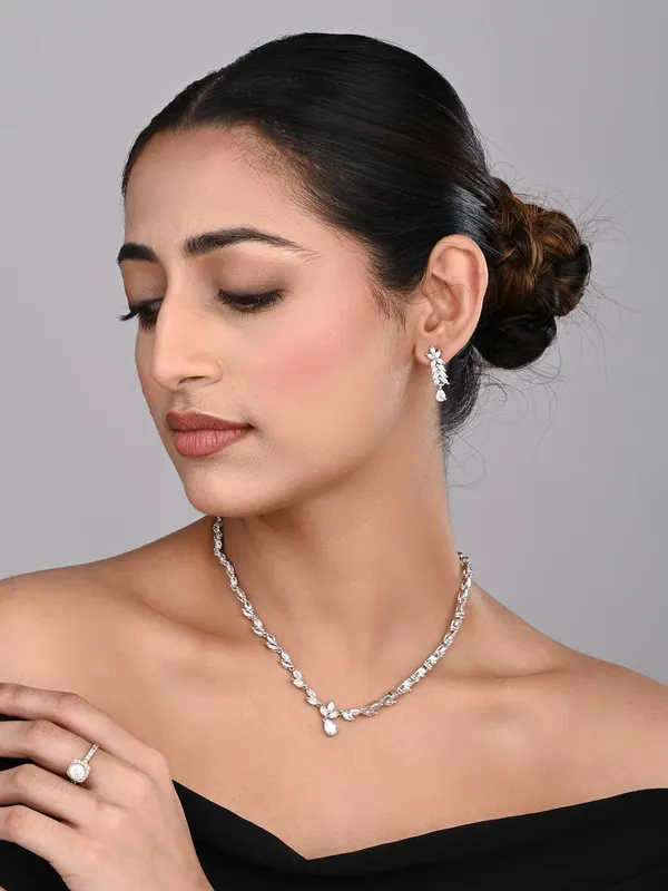 Silver-Tone_Teardrop_Necklace_Set