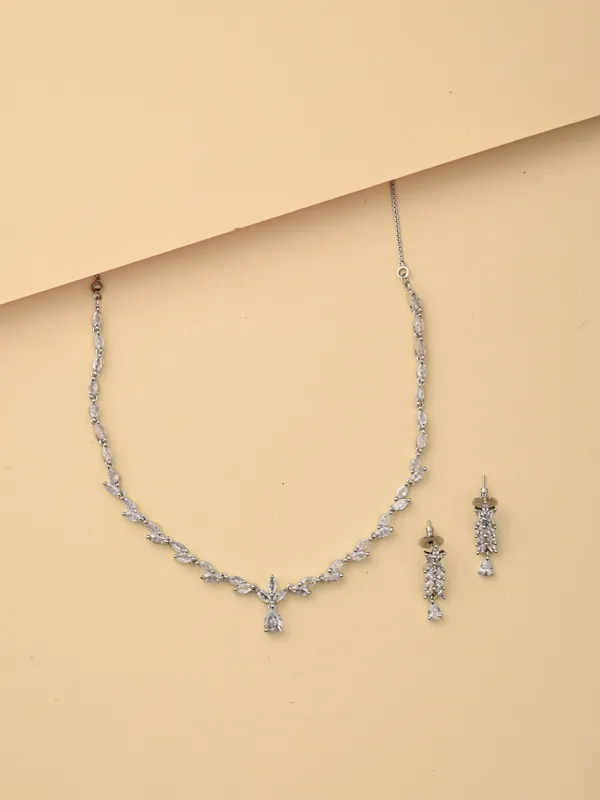 Silver-Tone_Teardrop_Necklace_Set