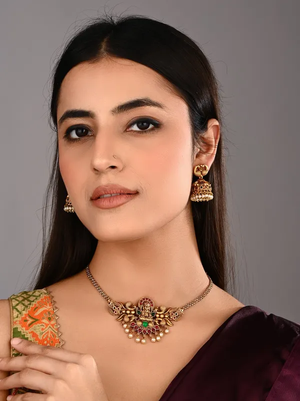 Traditional_Gold_Temple_Jewelry_Necklace_Set_with_Earrings
