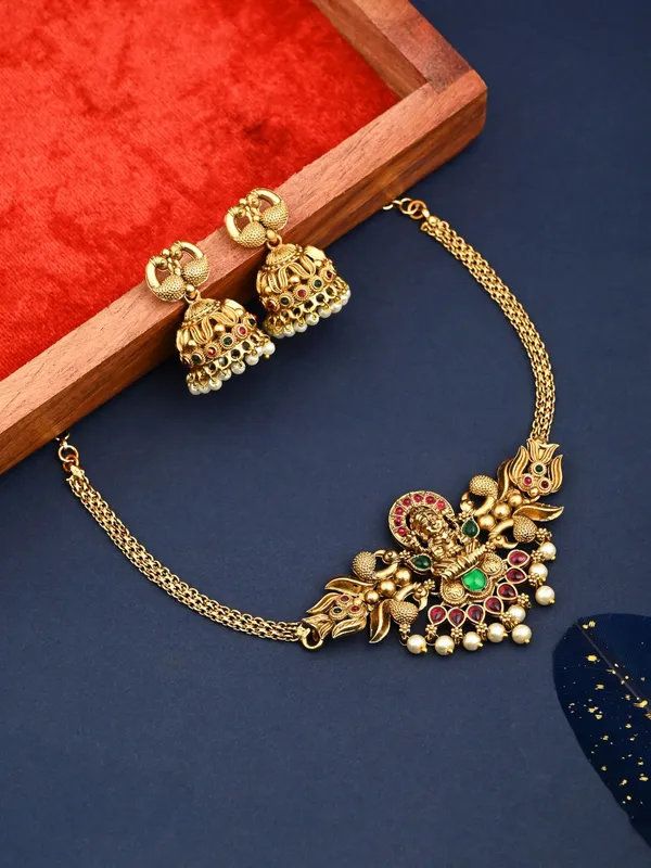 Traditional_Gold_Temple_Jewelry_Necklace_Set_With_Earrings