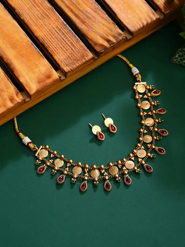 Antique_Gold_Kundan_Floral_Necklace_Set_with_Bead_Drops