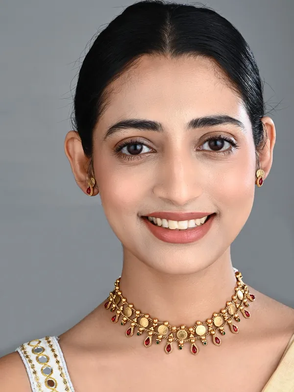 Antique_Gold_Kundan_Floral_Necklace_Set_With_Bead_Drops