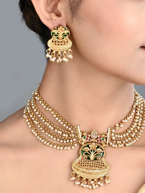 Antique_Gold_Layered_Kundan_Necklace_Set_with_drop_Earrings_Red