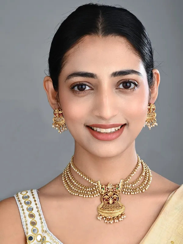 Antique_Gold_Layered_Kundan_Necklace_Set_with_drop_Earrings_Red