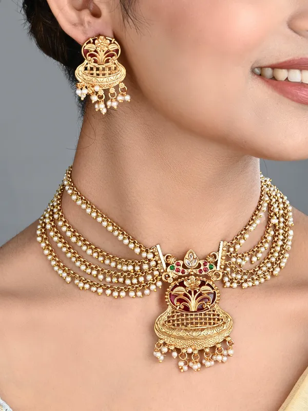 Antique_Gold_Layered_Kundan_Necklace_Set_with_drop_Earrings_Red