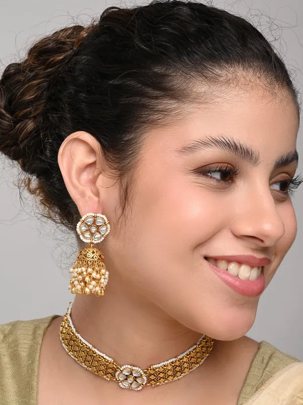 Elegant_Emerald_Kundan_Collar_Necklace_Set