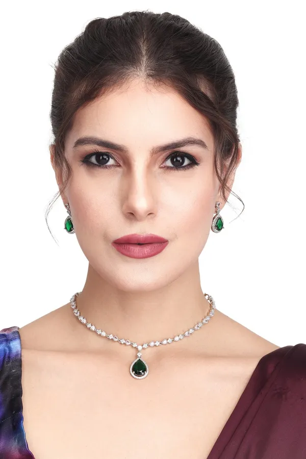 Sparkling_Green_Teardrop_Necklace_Set