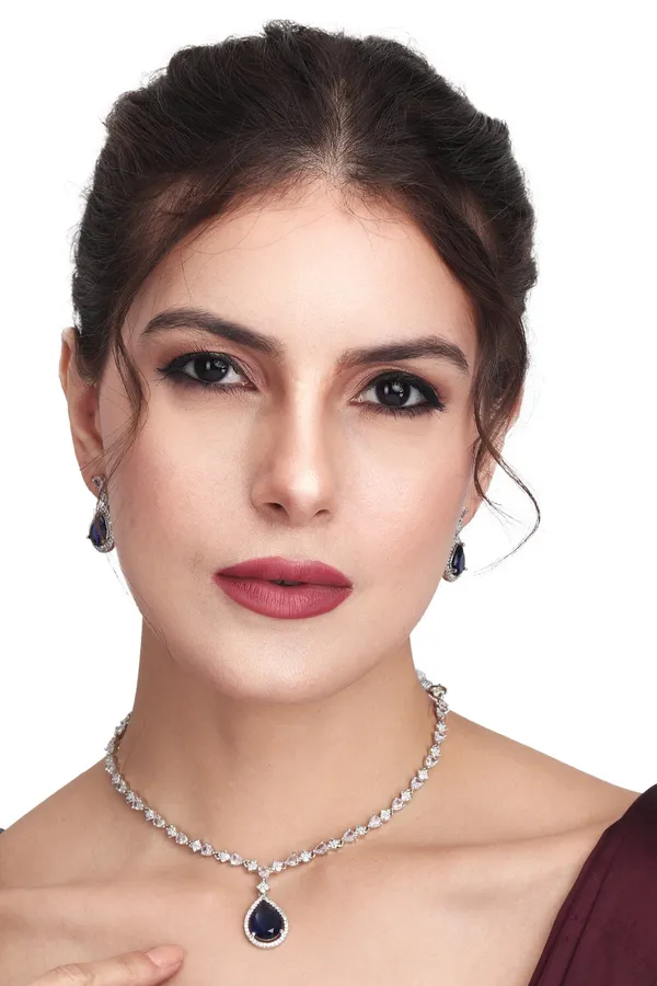 Sparkling_Blue_Teardrop_Necklace_Set