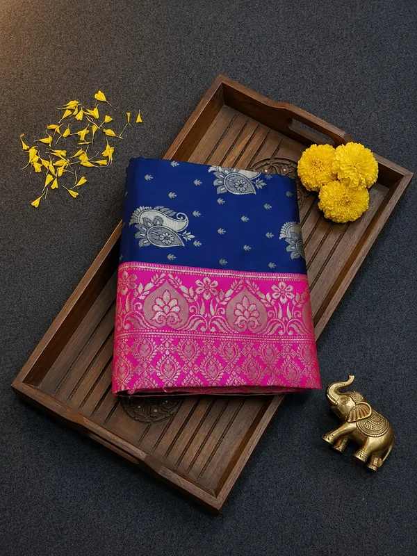 Blue_Elephant_Motif_Saree_With_Pink_Border